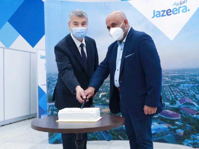 روهيت راماشاندران وقنصل سفارة أوزبكستان فاروق أ. فاخابوف