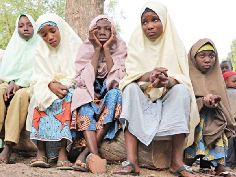 نيجيريا مسلحون يخطفون 140 تلميذاً من مدرسة