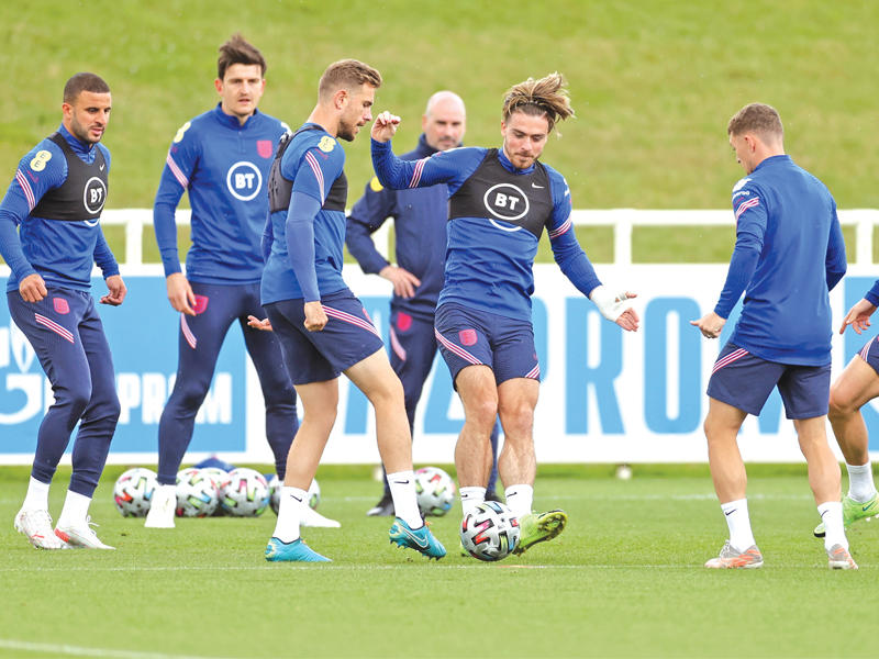 لاعبو المنتخب الانكليزي خلال التدريبات