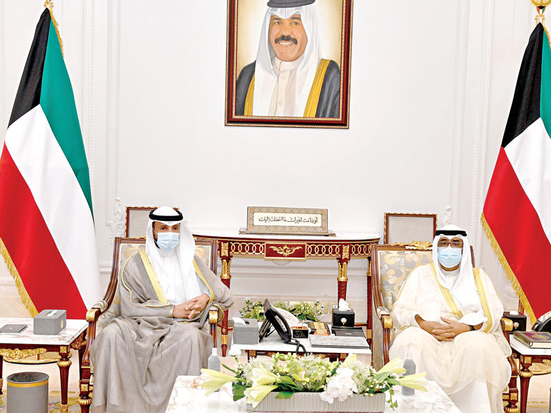 سمو نائب الأمير ولي العهد الشيخ مشعل الأحمد مستقبلاً مرزوق الغانم أمس