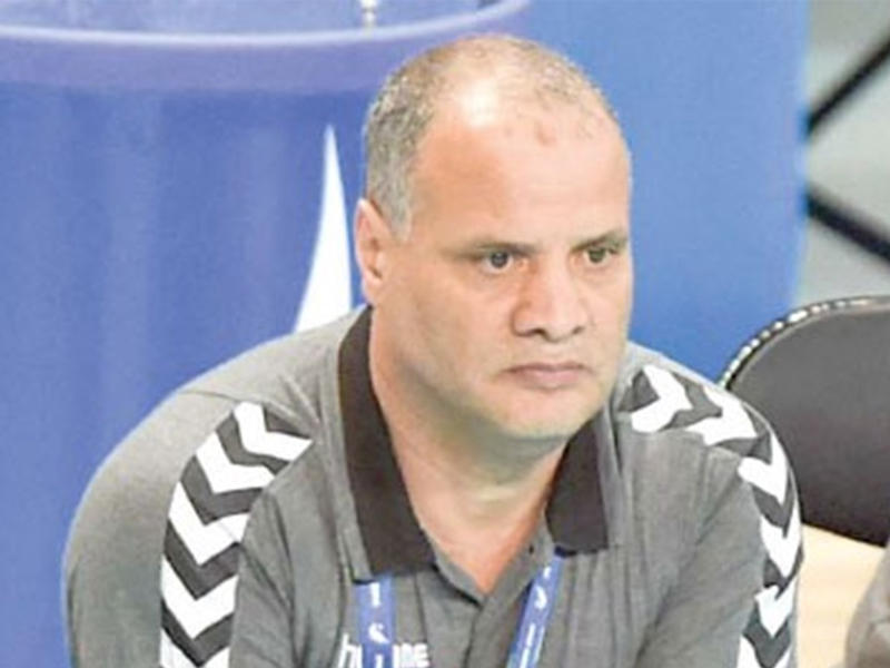 المدرب  الجزائري صالح بوشكريو