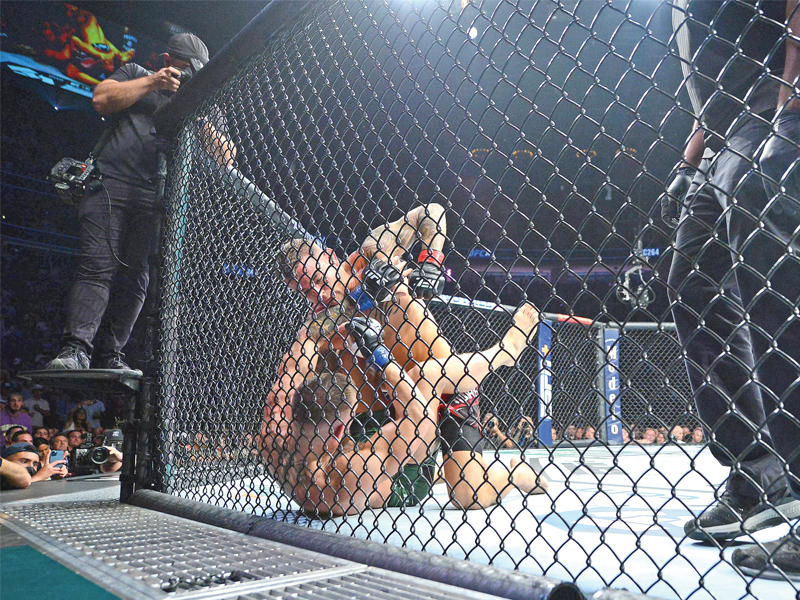 جانب من نزال ماكغريغور وبوارييه