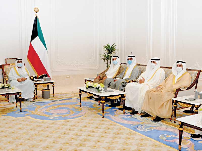 نائب الأمير خلال استقباله وفد لجنة الاستثمار بـ «التأمينات» برئاسة الحميضي أمسn