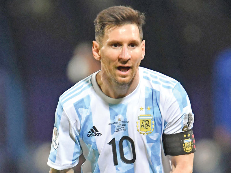 نجم وقائد المنتخب الارجنتيني ليونيل ميسي
