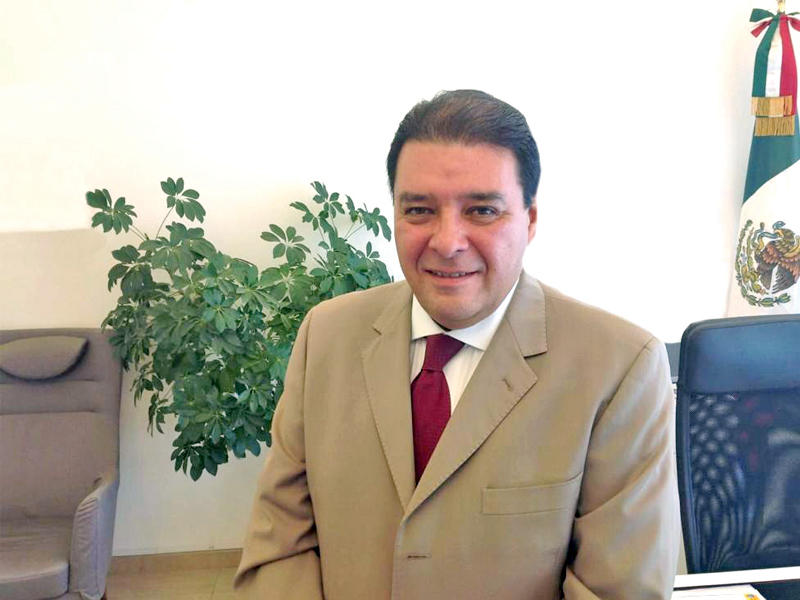  سفير المكسيك لدى البلاد ميغيل إيسيدرو