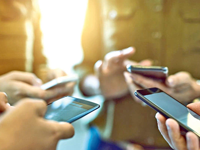 تأثير الهواتف المحمولة