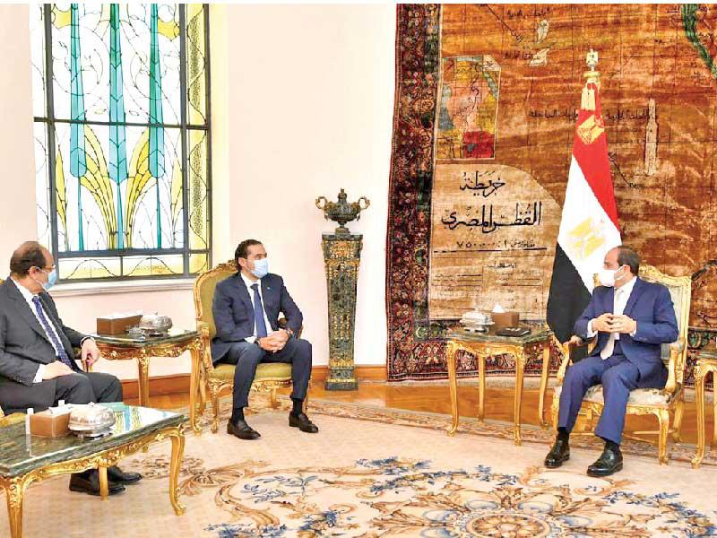 الرئيس المصري عبدالفتاح السيسي مستقبلاً رئيس الوزراء اللبناني المكلف سعد الحريري بقصر الاتحادية أمس