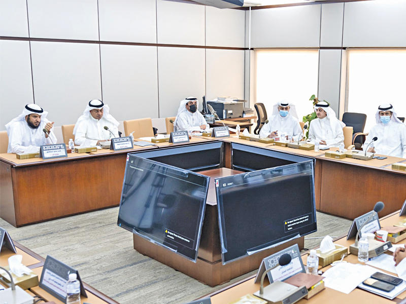 اللجنة التعليمية خلال اجتماعها أمس