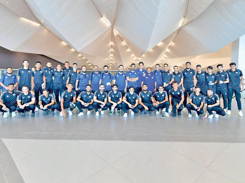 صورة جماعية للمنتخب الأولمبي قبل المغادرة