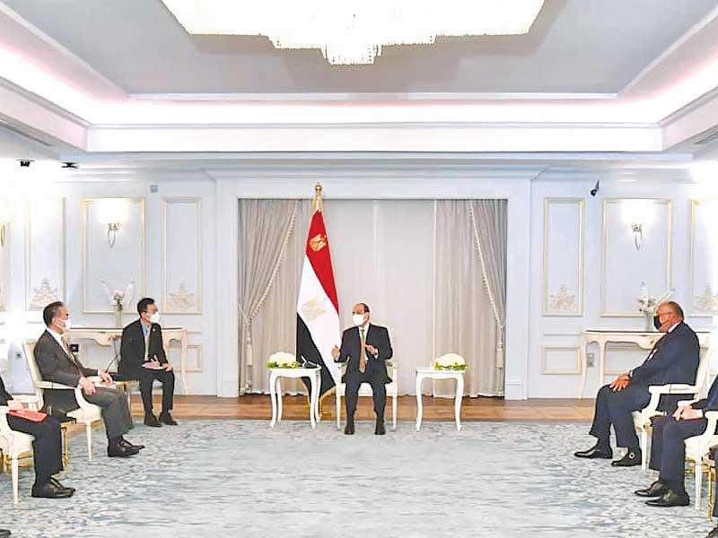 الرئيس عبدالفتاح السيسي مستقبلاً الوفد الصيني أمس 