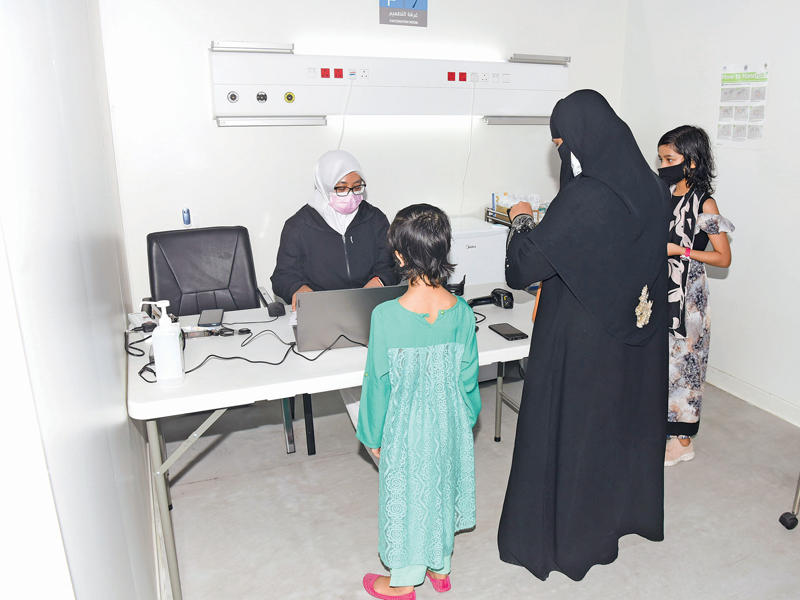 جانب من تطعيم الأطفال أمس في مشرف