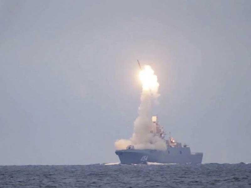 روسيا تختبر بنجاح صاروخاً فوق صوتي