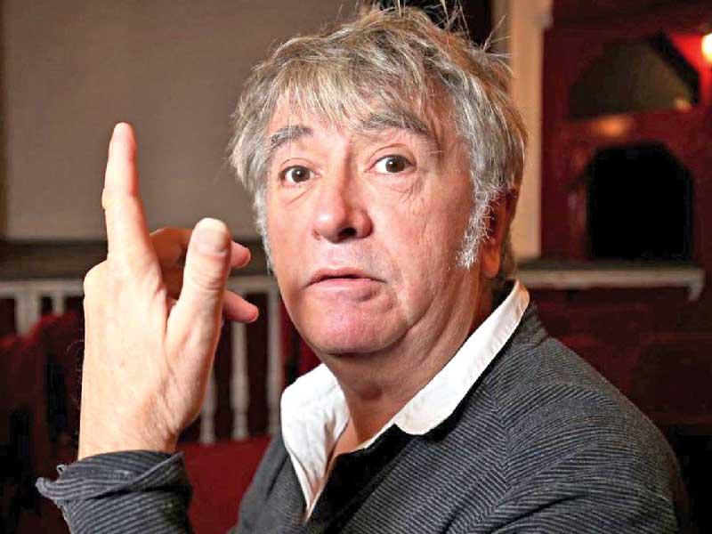 فنان الكوميديا الفرنسي جان- إيف لافيس