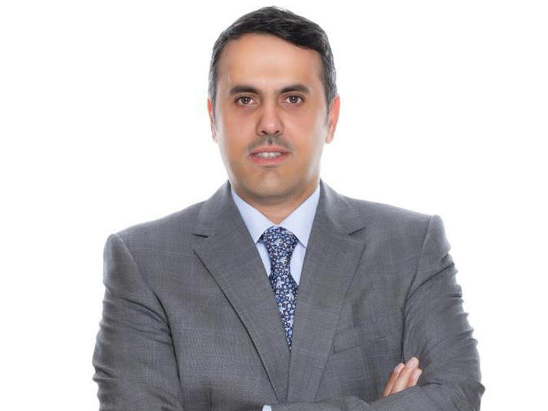  رئيس وحدة المسالك البولية بمستشفى جابر للقوات المسلحة د. محمد الغانم