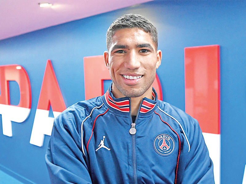 المدافع الدولي المغربي أشرف حكيمي