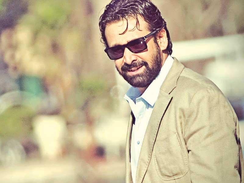 الفنان كريم عبدالعزيز