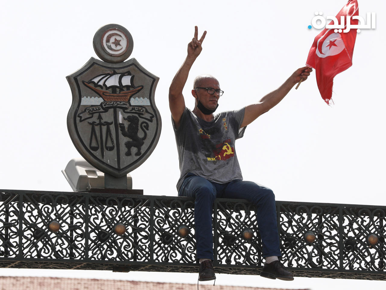 متظاهر في تونس