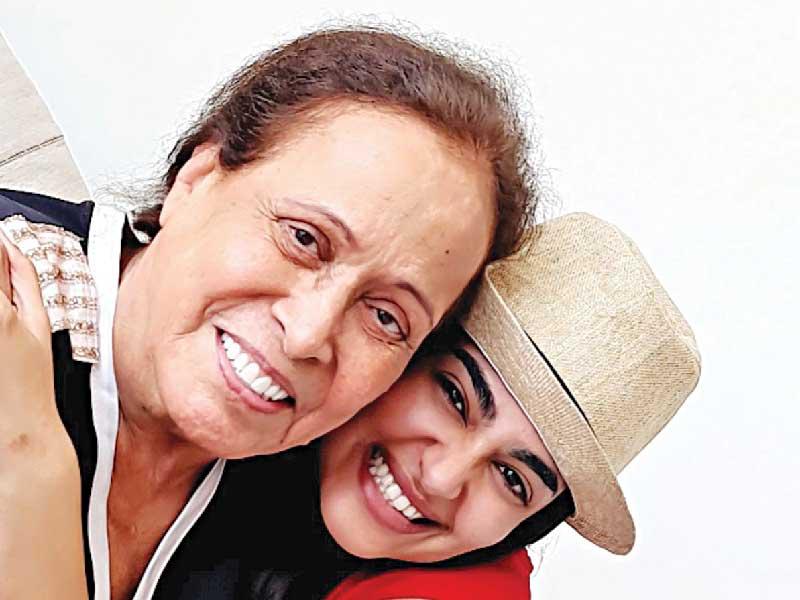 الفنانة حياة الفهد وليالي دهراب