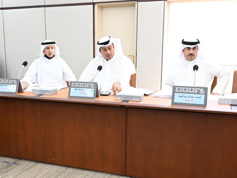 النائب د. حمد المطر مترئساً اجتماعاً سابقاً للجنة البيئة