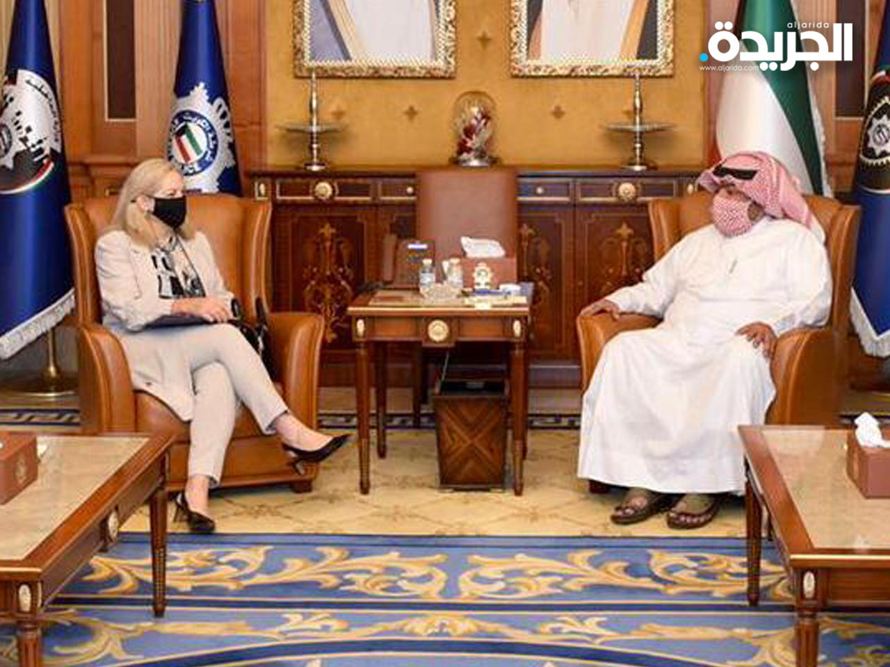 وزير الداخلية مستقبلاً السفيرة الأمريكية