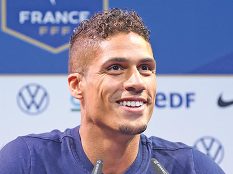  المدافع الفرنسي رافائيل فاران