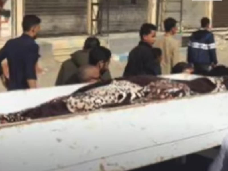  تشييع جثمان أحد المتوفين في مدينة إدكو التابعة لمحافظة البحيرة في مصر