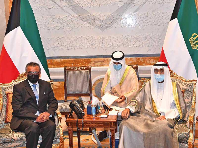صاحب السمو أمير البلاد، الشيخ نواف الأحمد مستقبلاً المدير العام لمنظمة الصحة العالمية أمس 