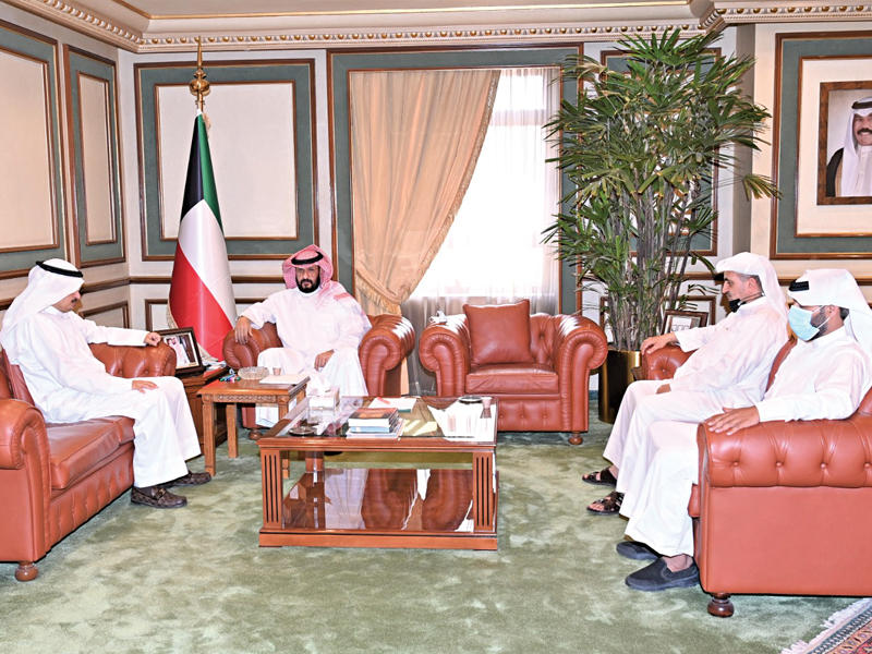 محافظ العاصمة خلال استقباله المنفوحي