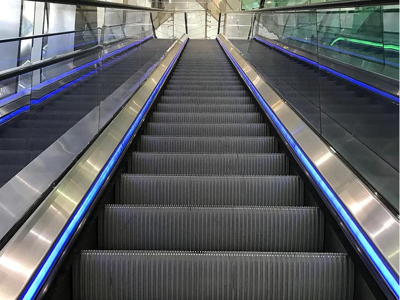 سلم كهربائي