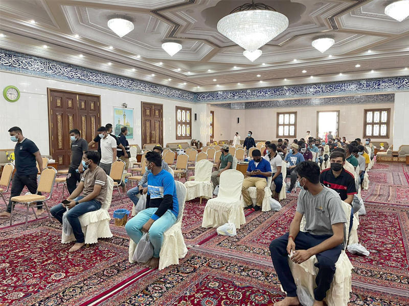 جانب من حملة التطعيم في في حسينية علي الموسوي ببنيد القار