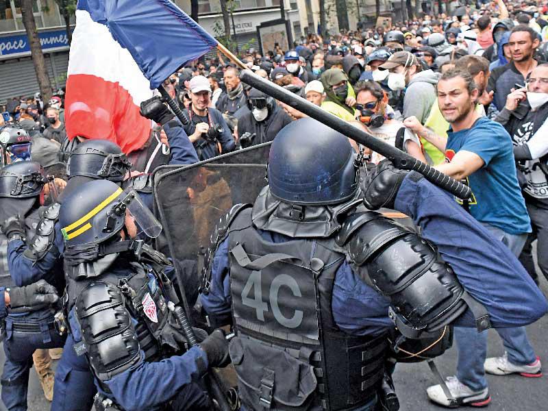 مواجهات في باريس بين الامن ومتظاهرين (ا ف ب) 