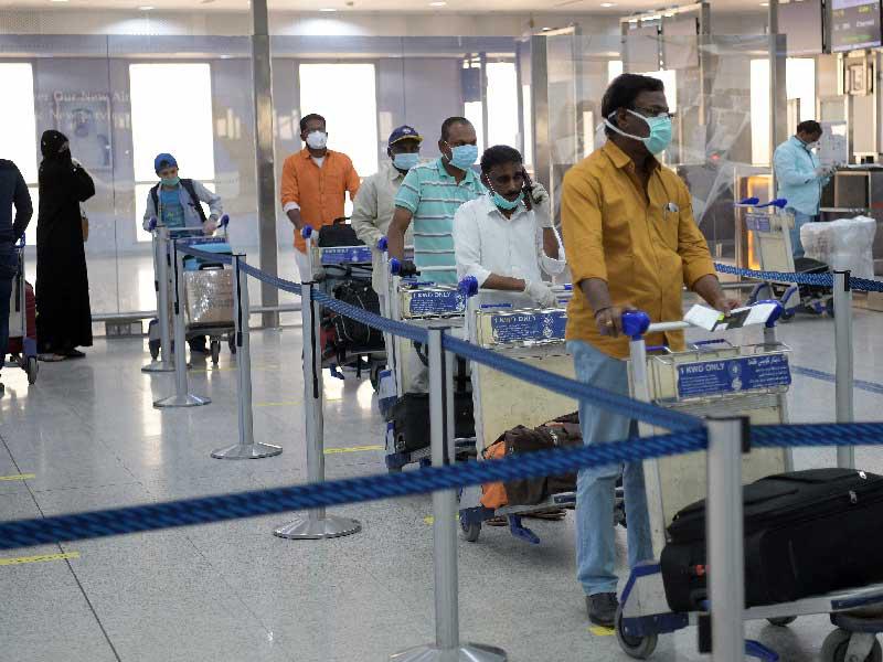 سفر الوافدين اثناء جائية فيروس كورونا