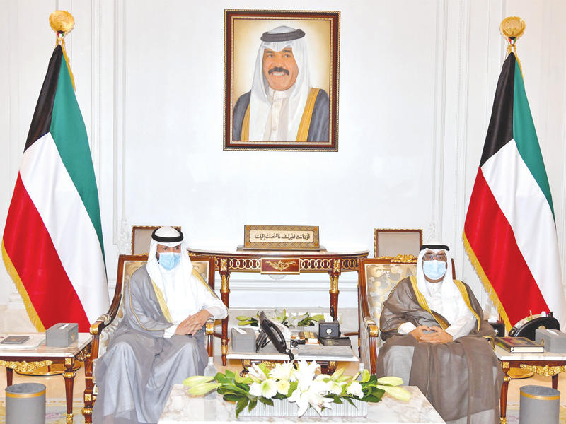  سمو ولي العهد الشيخ مشعل الأحمد مستقبلا رئيس مجلس الأمة مرزوق الغانم أمس