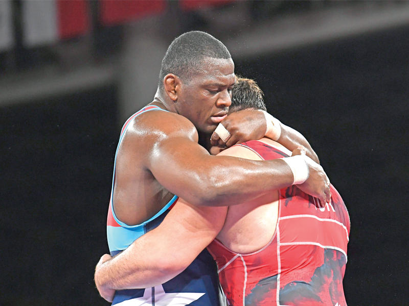 المصارع الكوبي ميغان لوبيز نونيز  خلال مسابقة النهائي 