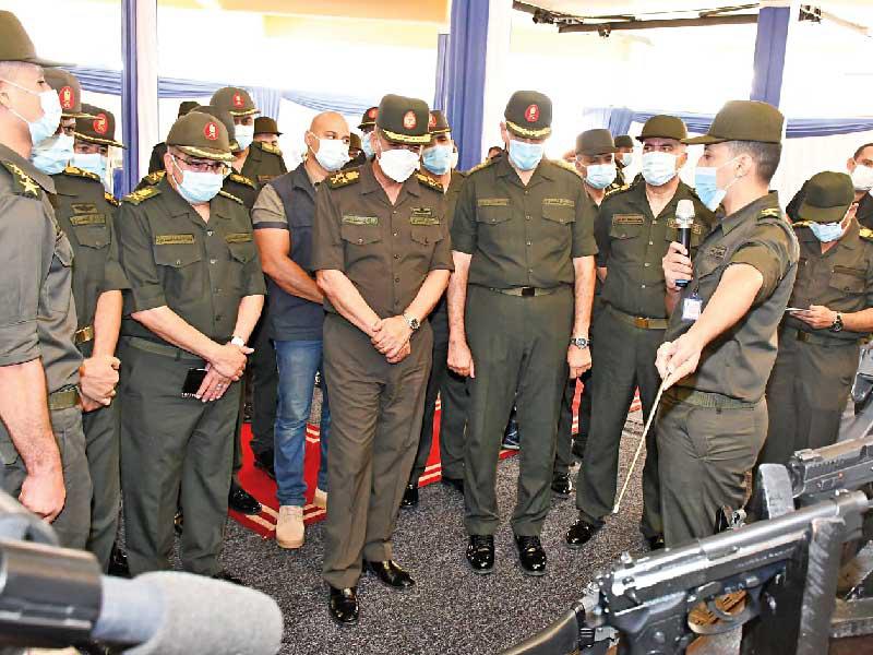 وزير الدفاع يتفقد وحدة قتالية للقوات المسلحة أمس (المتحدث العسكري)