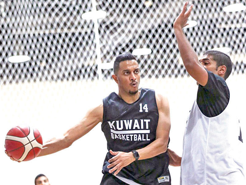  لاعب الفريق الأول السابق لكرة السلة عبدالعزيز ضاري