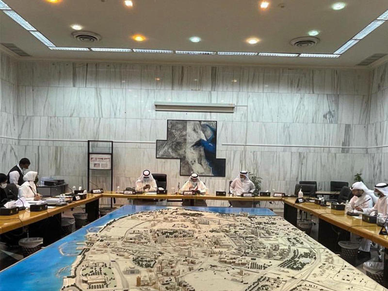 جانب من اجتماع لجنة الإصلاح والتطوير أمس