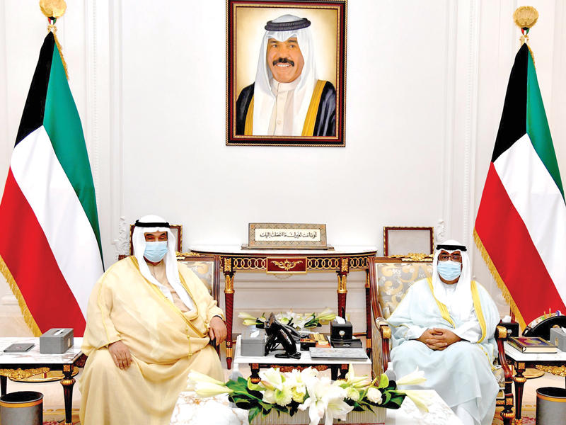 ولي العهد مستقبلا سمو الشيخ ناصر المحمد أمس