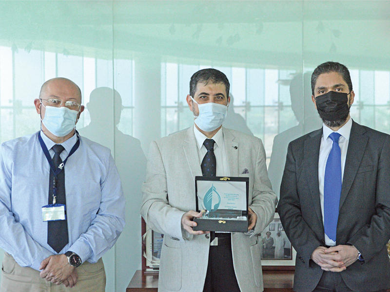 بسام علم الدين وعصام مغربي يكرمان فواز عزيزية