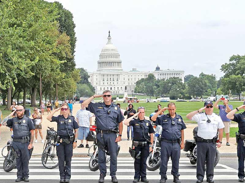 مقتل شرطي طعناً قرب «البنتاغون»