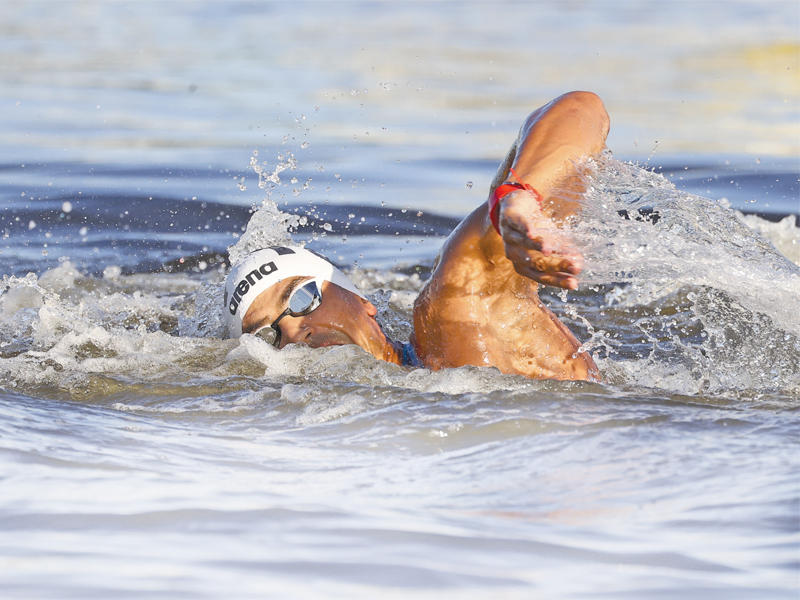  نجم السباحة التونسي أسامة الملولي 