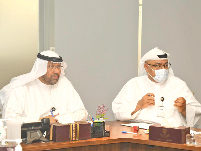  وكيل الوزارة أ.د. علي اليعقوب  خلال الاجتماع أمس