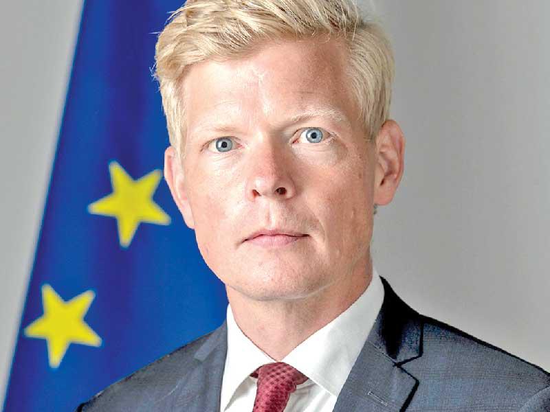 الدبلوماسي السويدي هانز غروندبرغ كرابع