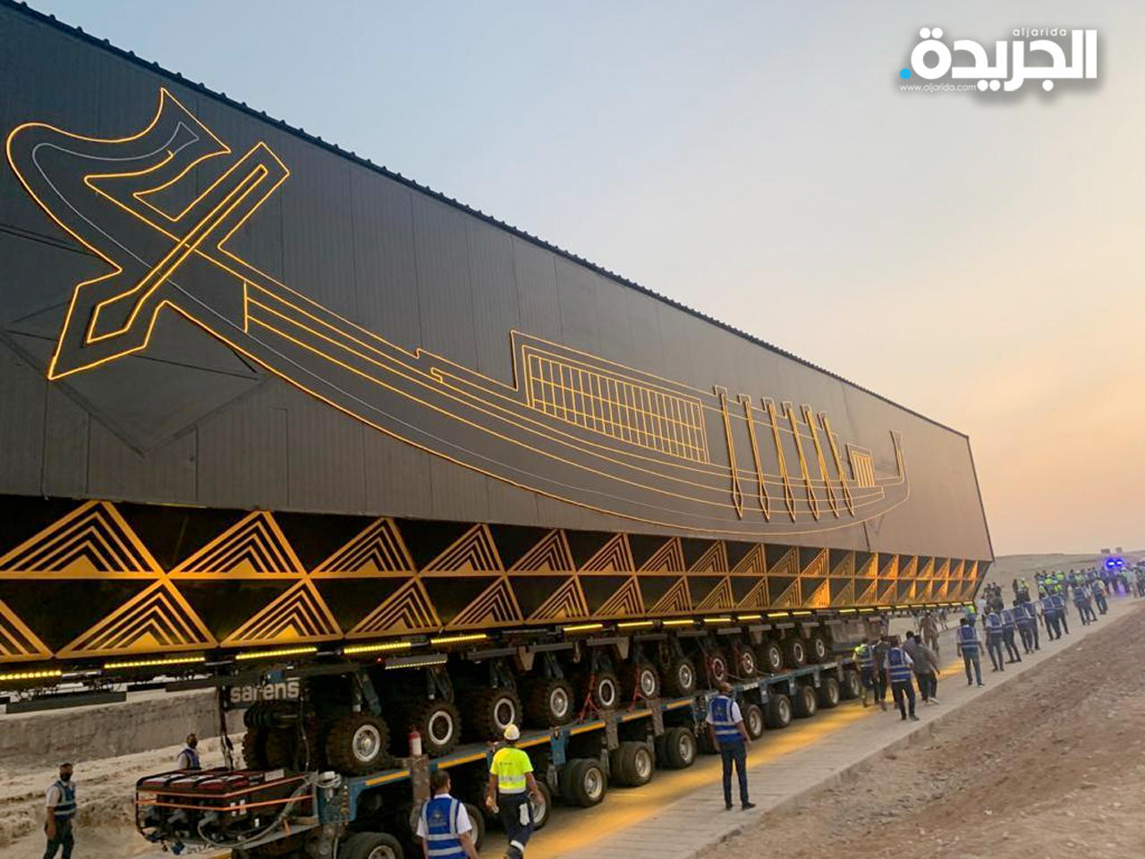 نقل مركب الملك خوفو الأولى للمتحف الكبير في موكب مهيب