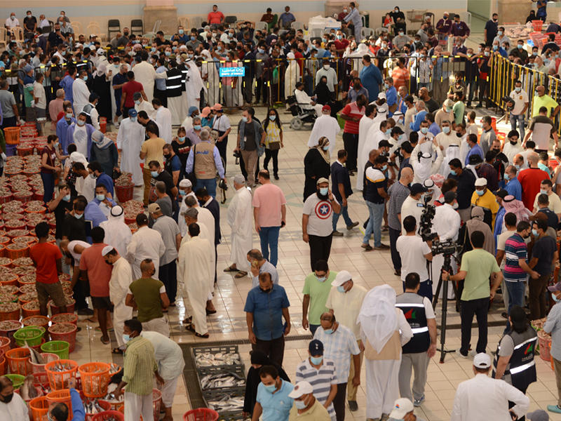 إقبال كبير على المزادات في اليوم الأول