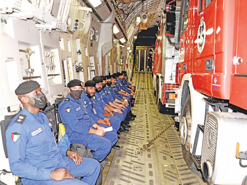 فرقة قوة الإطفاء المتجهة إلى اليونان 