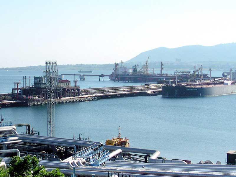 روسيا: تسرب نفطي مهول في البحر الأسودn