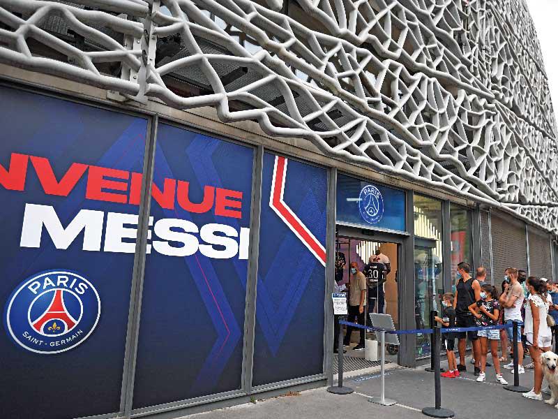 طوابير لشراء قميص ميسي الجديد (أ ف ب)n