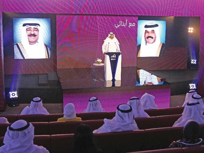  الخالد متحدثاً في الحوار المفتوح مع متفوقي جامعة الكويت بمدينة صباح السالم الجامعية أمسn