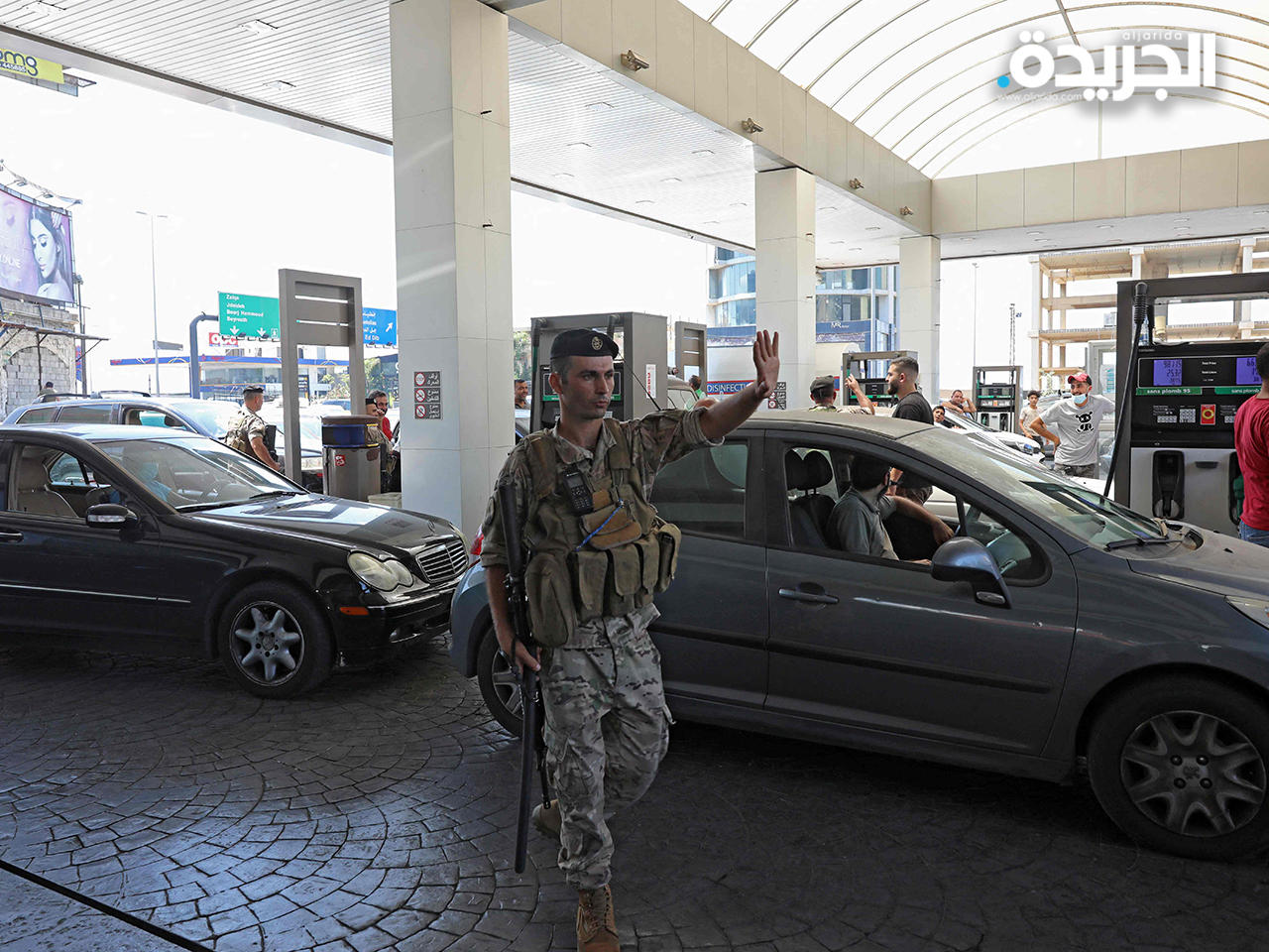 الجيش اللبناني يداهم محطات الوقود
